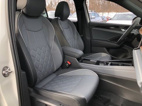 New 2026 Volkswagen Tiguan SEL R-Line image 34