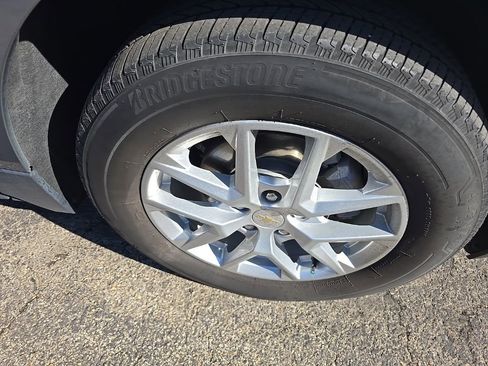 Used 2023 Chevrolet Equinox LT image 12