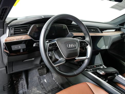 Used 2023 Audi e-tron Premium w/ Convenience Plus Package AWD/4WD image 4