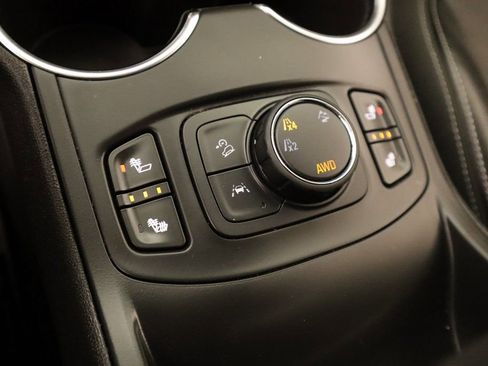 Used 2024 GMC Terrain SLT image 7