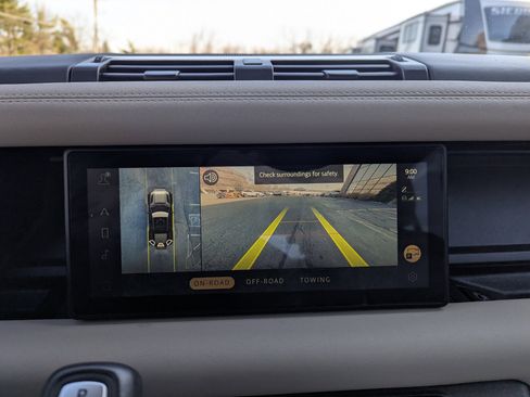 Used 2023 Land Rover Defender 110 X-Dynamic SE image 23