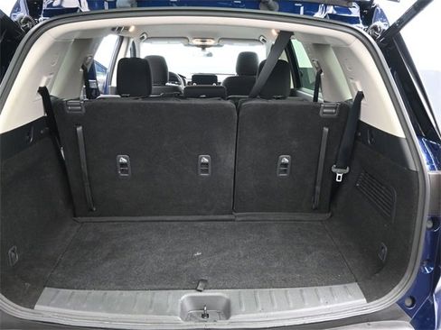 Used 2025 Nissan Pathfinder SV image 14