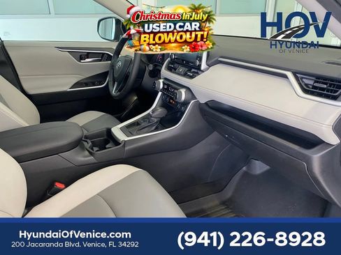 Used 2021 Toyota RAV4 XLE Premium FWD image 29