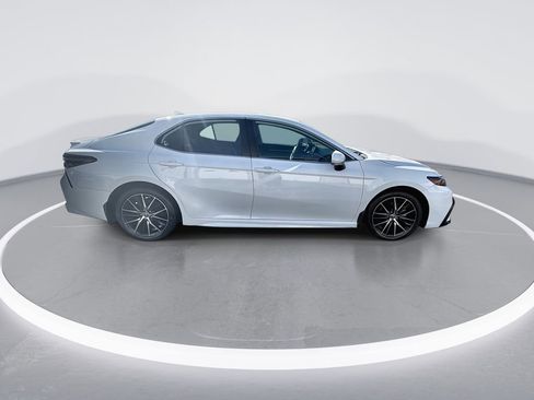 Used 2024 Toyota Camry SE w/ Convenience Package FWD image 9