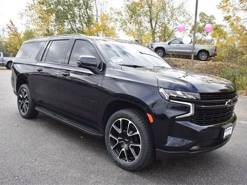 Certified 2023 Chevrolet Suburban RST w/ Sport Performance Package image 10