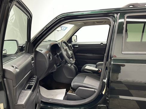 Used 2013 Jeep Patriot Sport w/ PWR Value Group AWD/4WD image 2