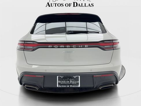 Used 2025 Porsche Macan image 10