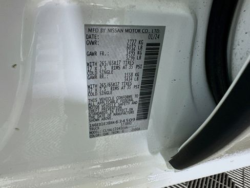 Used 2024 Nissan Frontier SV w/ SV Convenience Package image 12