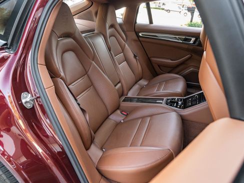 Used 2023 Porsche Panamera 4 image 6