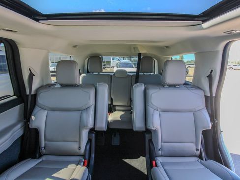 Used 2025 Ford Expedition Active AWD/4WD image 10