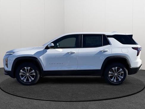 New 2026 Chevrolet Equinox LT w/ Convenience Package II image 2