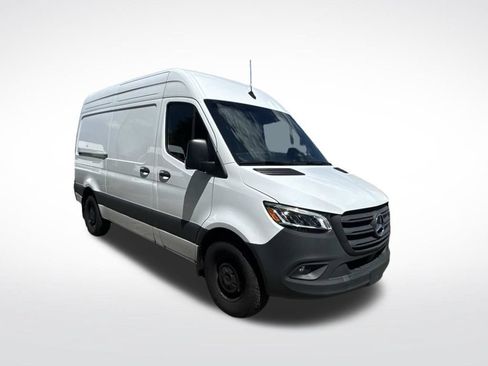 Used 2025 Mercedes-Benz Sprinter 2500 image 7