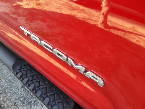 Used 2023 Toyota Tacoma TRD Sport image 10