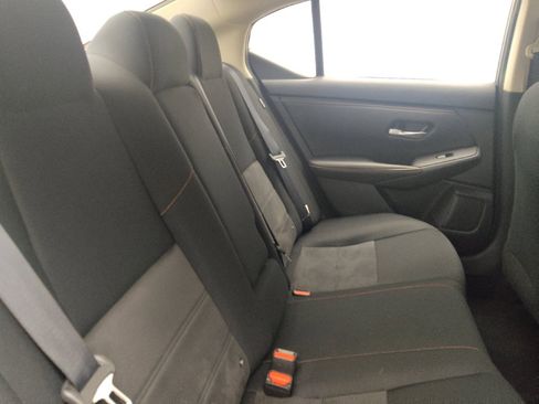 Used 2025 Nissan Sentra SR FWD image 19