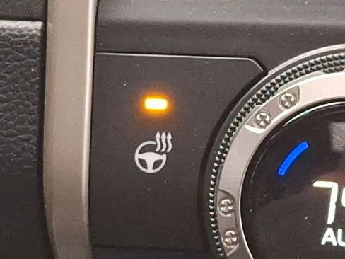 Used 2025 Toyota Tacoma Limited image 28