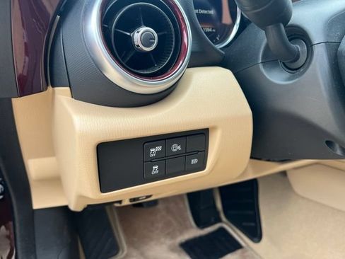 Used 2025 MAZDA MX-5 Miata RWD image 11