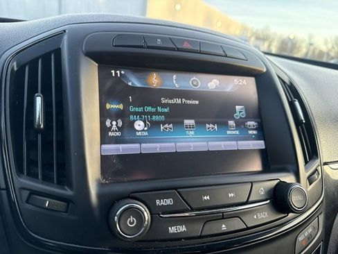 Used 2017 Buick Regal Sport Touring image 21