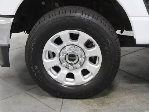 Used 2024 Ford F250 XLT image 19