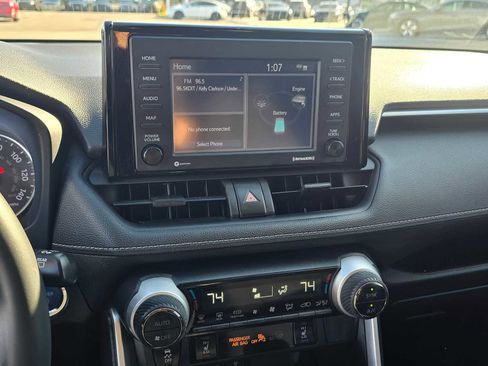 Used 2022 Toyota RAV4 XLE image 27