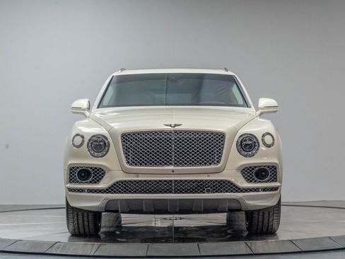 Used 2017 Bentley Bentayga AWD/4WD image 59