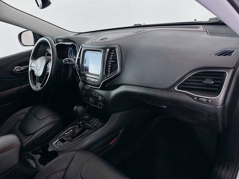 Used 2019 Jeep Cherokee Trailhawk image 30