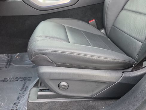 Used 2024 Mercedes-Benz GLE 350 4MATIC w/ AMG Line Exterior image 28