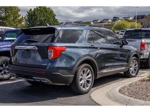 Used 2022 Ford Explorer XLT w/ Equipment Group 202A AWD/4WD image 2