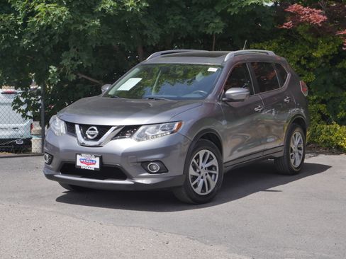 Used 2015 Nissan Rogue SL w/ SL Premium Package FWD image 2