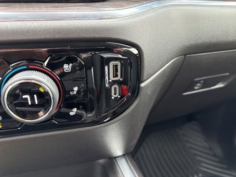 Used 2025 Chevrolet Silverado 2500 LTZ w/ LTZ Plus Package image 64