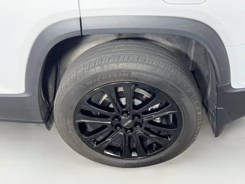 Certified 2023 GMC Acadia SLE w/ Driver Convenience Package AWD/4WD image 28