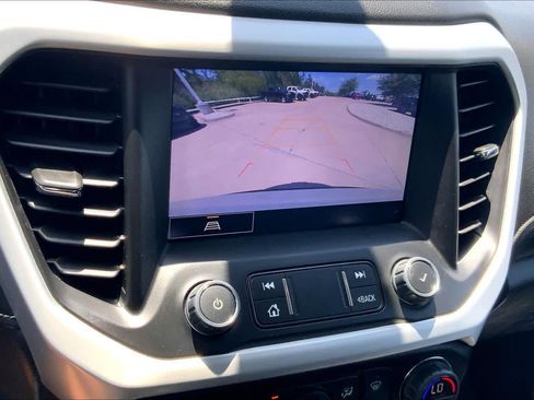 Used 2023 GMC Acadia SLT FWD image 28