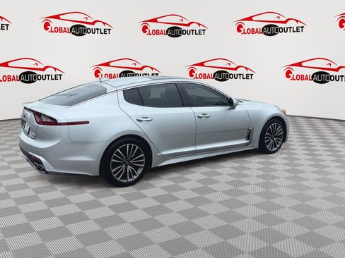 Used 2018 Kia Stinger Premium RWD image 8