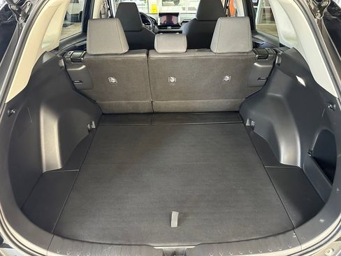 Used 2023 Toyota RAV4 LE AWD/4WD image 36