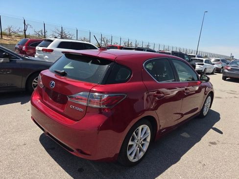Used 2011 Lexus CT 200h Premium w/ Leather Pkg FWD image 4