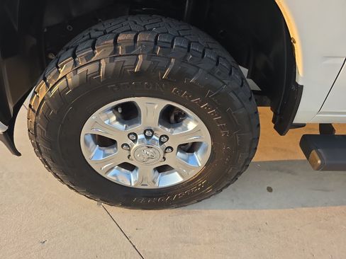 Used 2024 RAM 2500 Big Horn w/ Sport Appearance Package AWD/4WD image 5