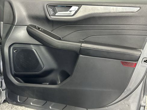 Used 2021 Ford Escape Titanium image 35