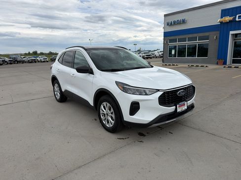 Used 2024 Ford Escape Active w/ Tech Pack #1 AWD/4WD image 8