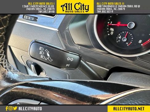 Used 2021 Volkswagen Tiguan SE image 20