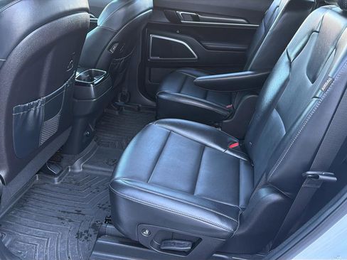 Used 2024 Kia Telluride S w/ S Sunroof Package image 25