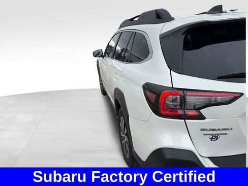 Used 2024 Subaru Outback Premium AWD/4WD image 4