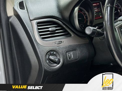 Used 2019 Dodge Journey Crossroad FWD image 12