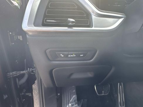 Used 2025 BMW X5 xDrive40i w/ M Sport Package AWD/4WD image 31