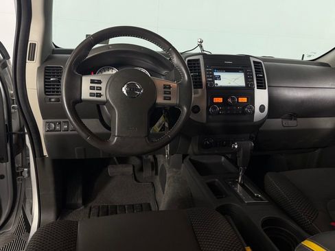 Used 2018 Nissan Frontier PRO-4X AWD/4WD image 16