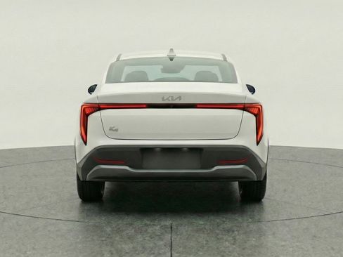 Used 2025 Kia K4 LXS FWD image 6