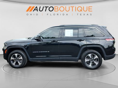 Used 2023 Jeep Grand Cherokee 4WD 4xe image 2
