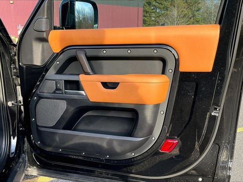 Used 2021 Land Rover Defender 90 X image 17