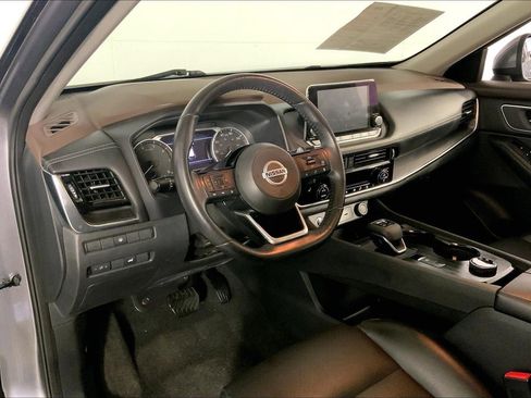 Used 2021 Nissan Rogue SV w/ Premium Package image 14