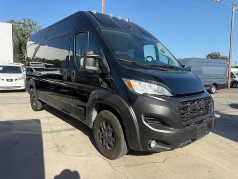 Used 2023 RAM ProMaster 2500 w/ Driver Convenience Group FWD image 1