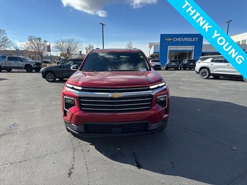 New 2026 Chevrolet Traverse LT w/ Sun and Wheel Package image 2