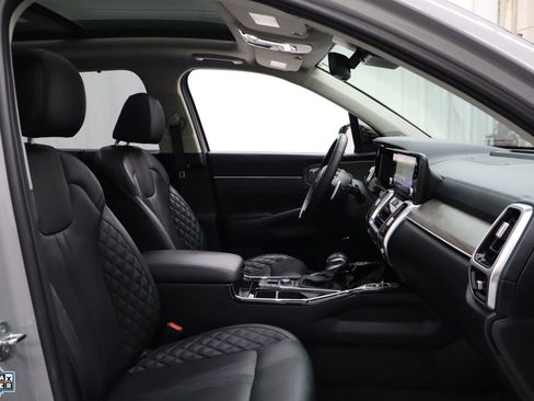 Used 2023 Kia Sorento SX Prestige image 30